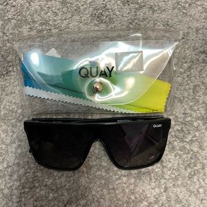 Quay sunglasses , condition 9.5/10 only worn 3 times